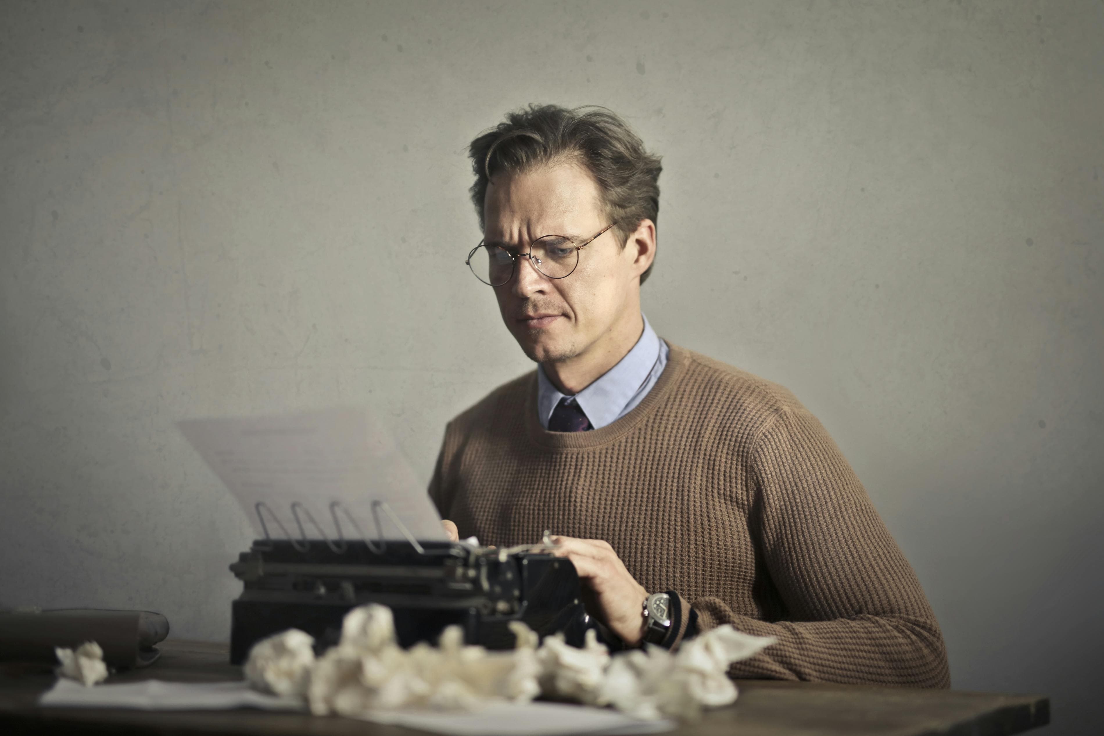 How to Use AI Tools to Become a Better Writer 